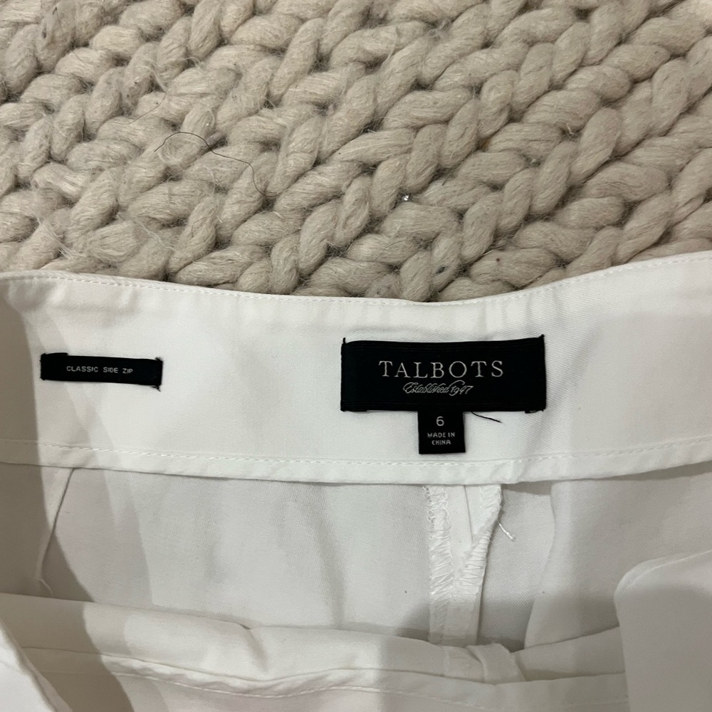 Talbots White Cropped Cotton Capri Pants with Eyelet Hem. Size 6 - Picture 2 of 6